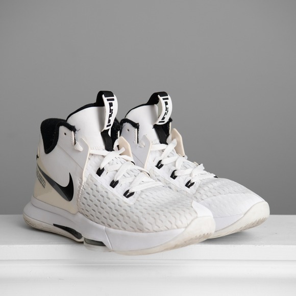 Nike LeBron Witness 5 Basketball Court Sneakers Mens 11 White Black CQ9380-101 main image 9